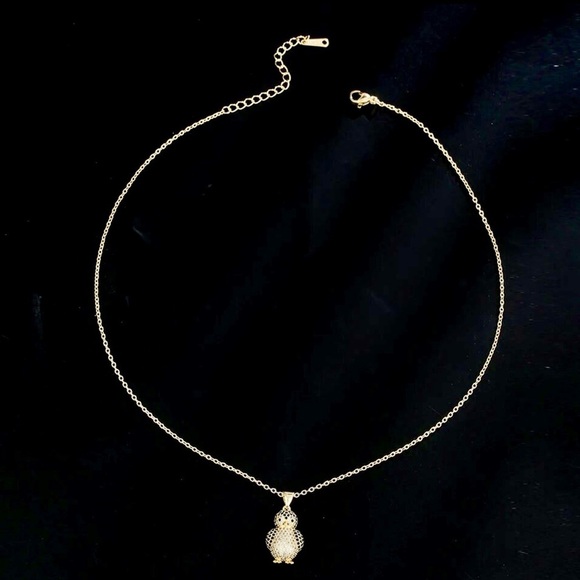 🆕🐧Yellow Gold Plated Penguin Pendant, AAA Pavé  CZ stones Necklace ✨🖤✨ - Picture 2 of 4